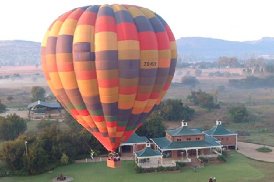 BILL HARROPS ORIGINAL BALLON SAFARI MAGALIESBERG