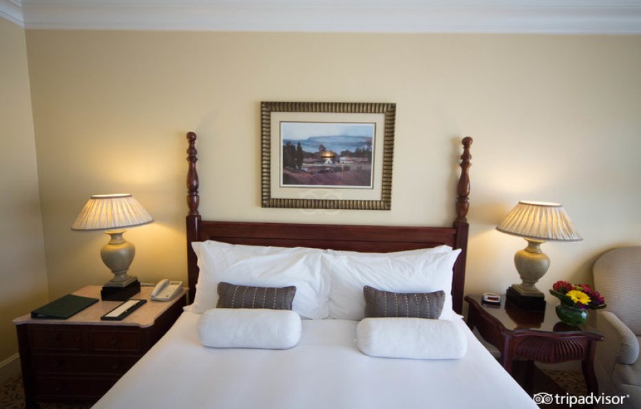 THE TABLE BAY – CAPE TOWN