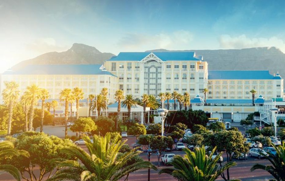 THE TABLE BAY – CAPE TOWN