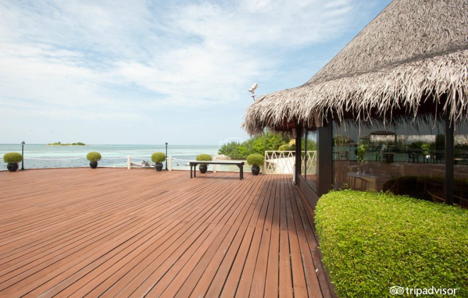 ADAARAN SELECT HUDHURANFUSHI MALDIVES