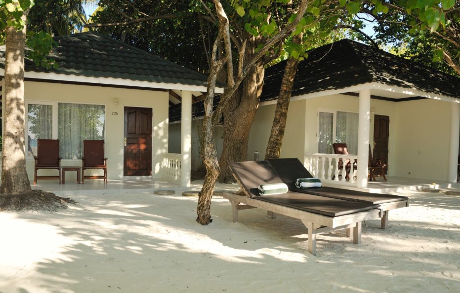 BEACH BUNGALOW