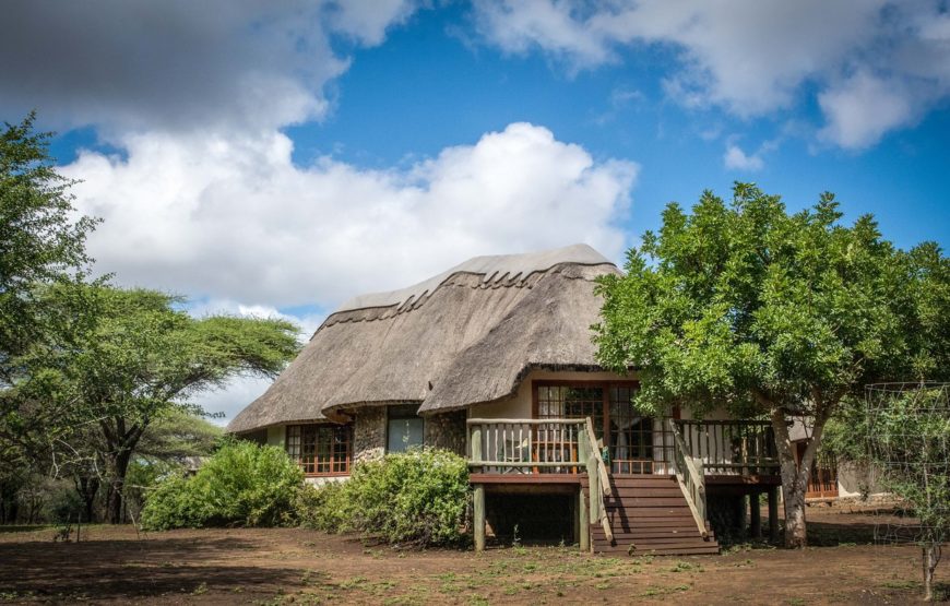 4NIGHTS KZN ROMANTIC ESCAPE PACKAGE – RHINO RIVER LOGDE + NIBELA LODGE