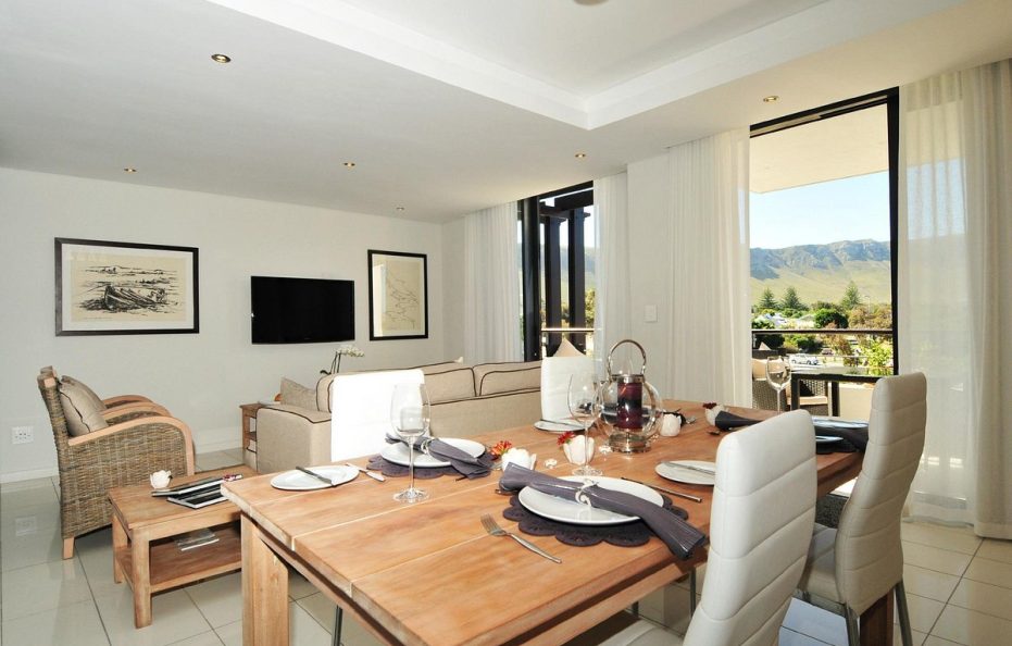 THREE BEDROOM APARTMENT